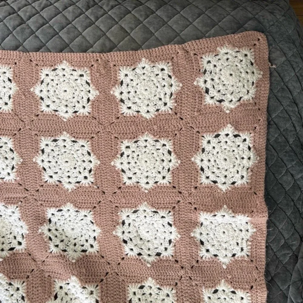 Handmade Afghan Crochet Blanket Granny Square Mauve White Cottage Boho Cozy Home